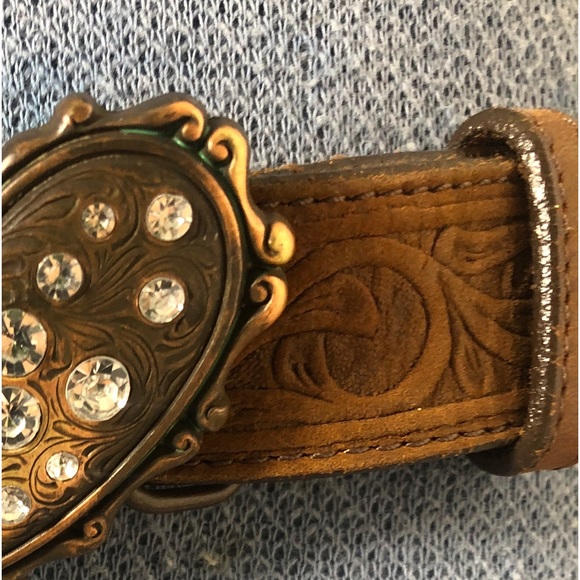 Tooled leather belt with rhinestone studded heart buckle - Picture 3 of 7